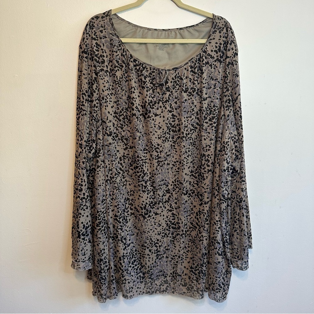 Lane Bryant Stretchy Mesh Lined Bell Sleeve Animal Print Blouse Size 26/28 26 28